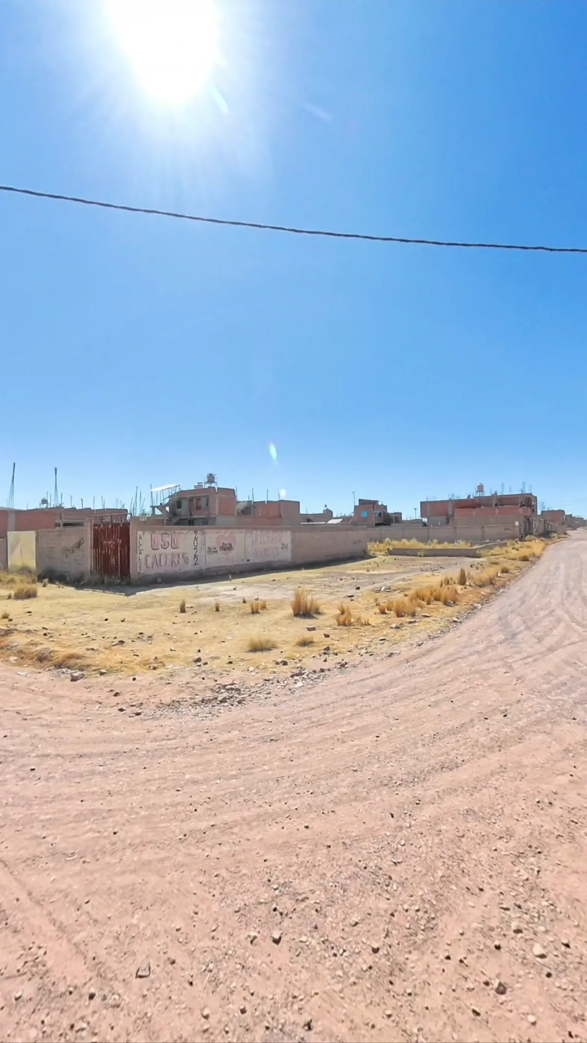 Imagen de TERRENO EN ESQUINA FRENTE AL PARQUE 