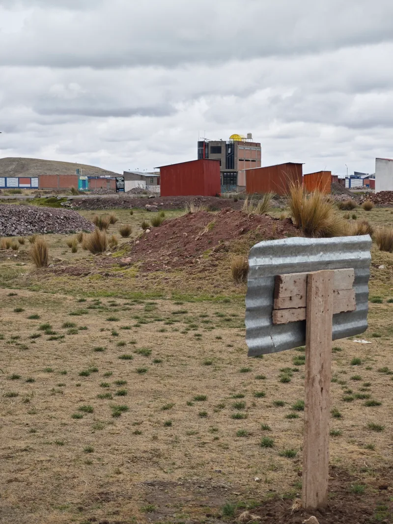 Terreno en esquina misma Avenida — foto 1