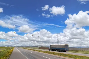 Foto de 🚨 ATENCIÓN 🚨 1 HECTÁREA DE TERRENO  en Autopista CARACOTO - PUNO, genti cancha - CARACOTO